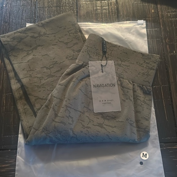 NVGTN - Evergreen Breakthrough Seamless Leggings - Picture 2 of 4